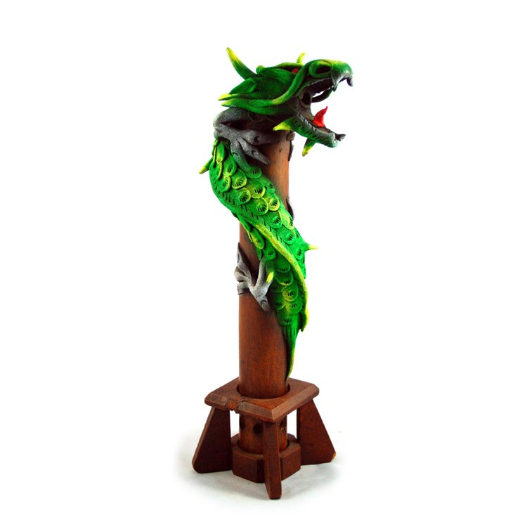 Chinesischer Räucherdrache groß grün